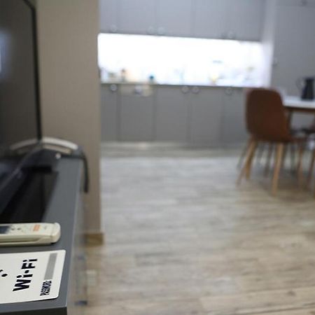 Όμορφο Διαμέρισμα Σε Διατηρητέο Κτίσμα Στην Αθήνα Экстерьер фото